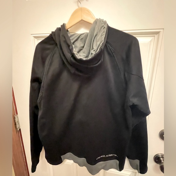 💙⬇️ $21 ⬇️ Men’s Under Armour Size Large black Zip Up front Hoodie. 2 pockets. - Picture 9 of 10